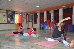 Prenatal Yoga (4)