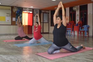 Prenatal Yoga (6)